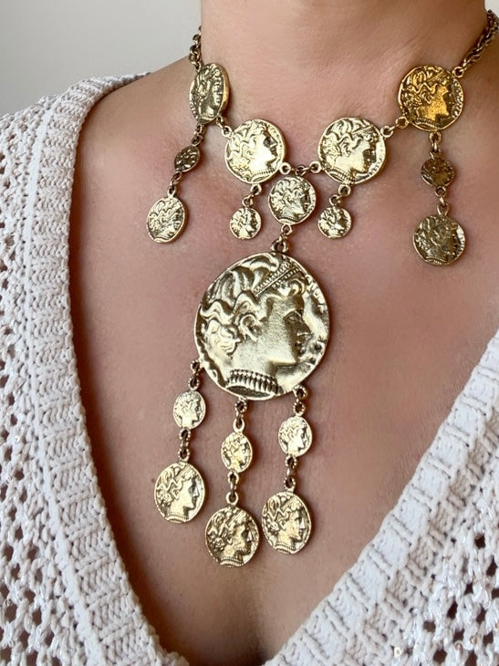Roman style necklace outlet