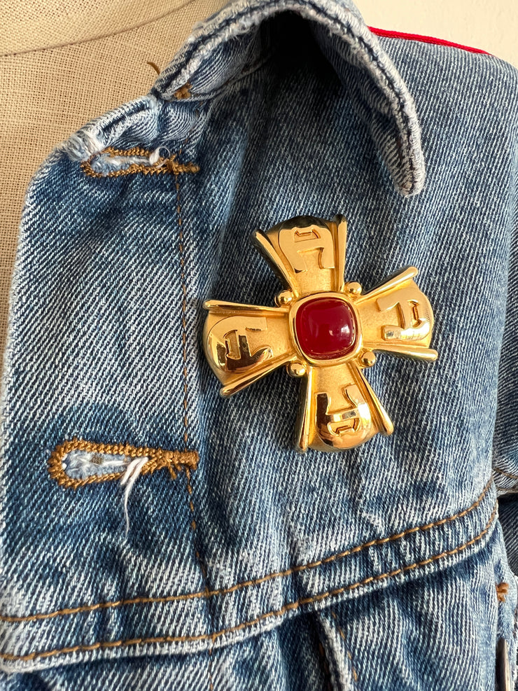 Red Sugarloaf Cabochon Gold Maltese Cross Brooch