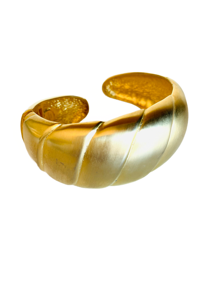 Les Bernard Gold Cuff Bracelet Necklace Set
