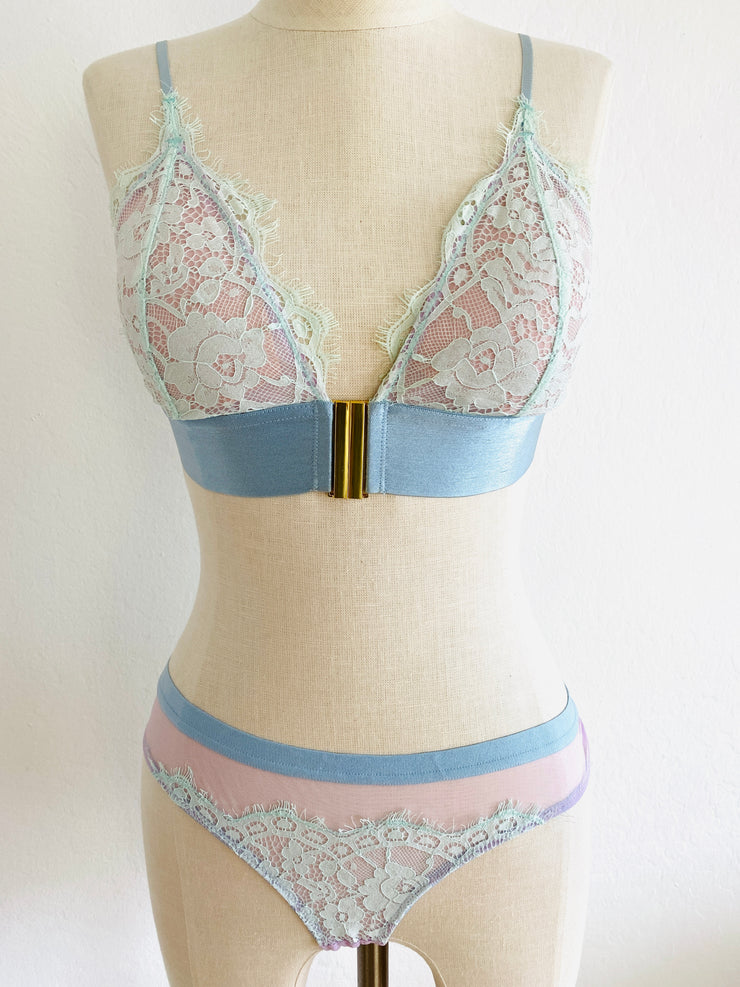 Dora Larsen Light Blue Daisy Set