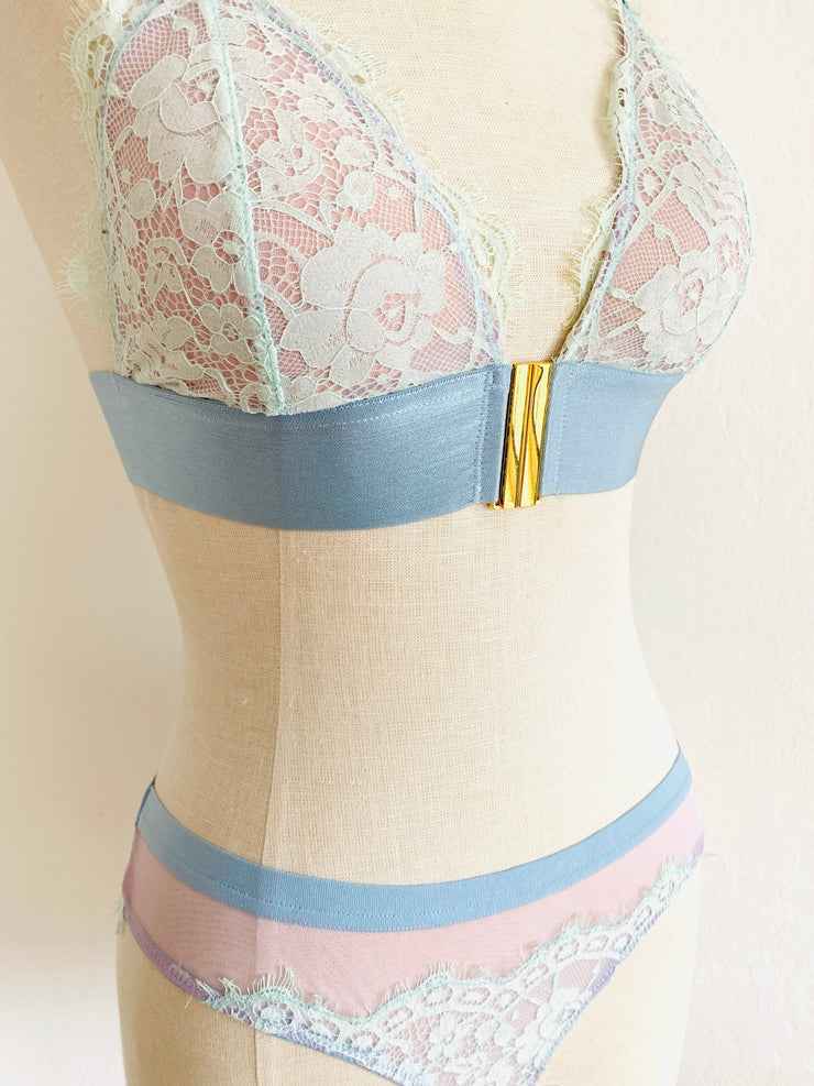 Dora Larsen Light Blue Daisy Set