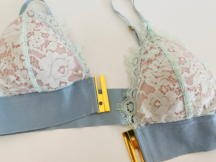 Dora Larsen Light Blue Daisy Set
