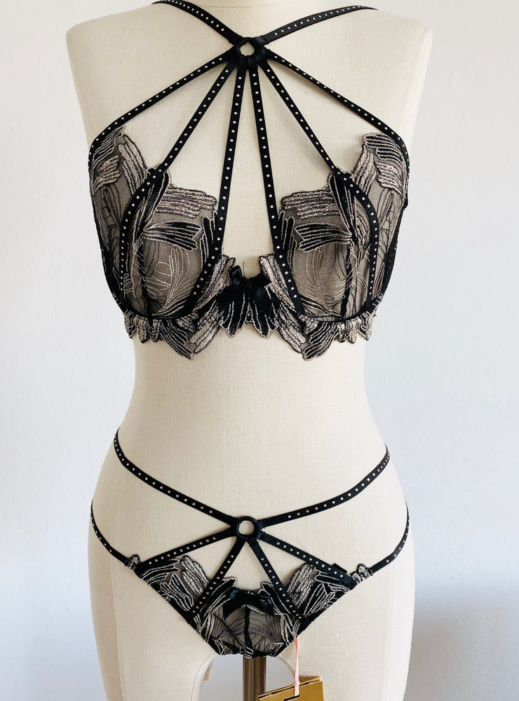 Christalina Black Crystal Set 32DD Sz 2