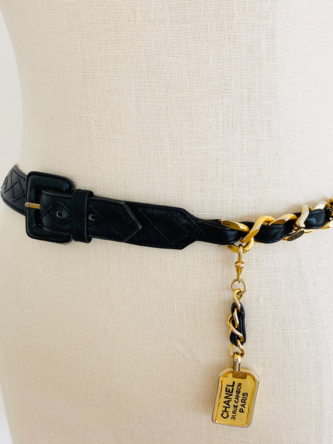 Vintage CC Logo Cambon Paris Gold Chain Leather Belt – Mon Tigre display picture 1